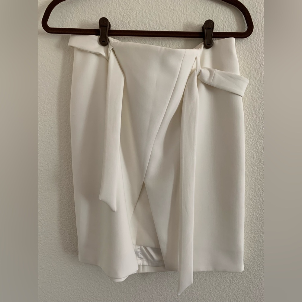 White House Black Market WHBM Womens 8 Faux Wrap Skirt White Lined